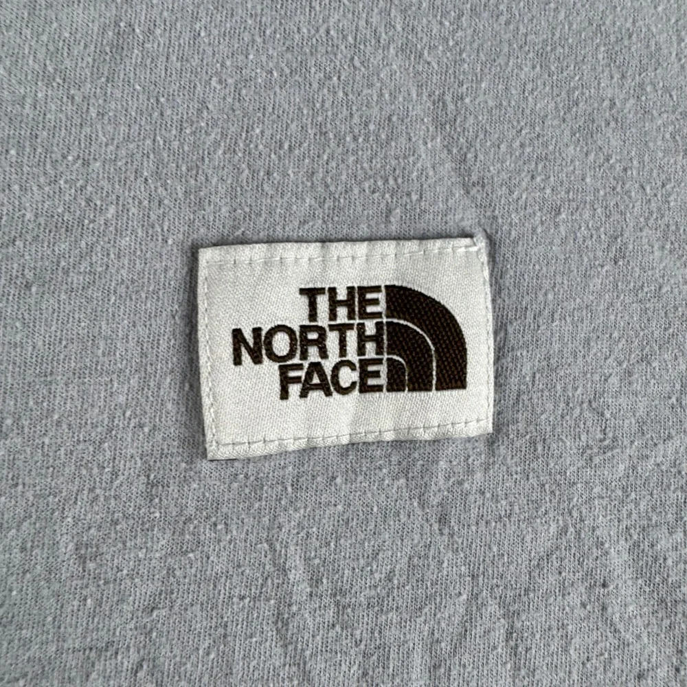The North Face Mens XL Gray Graphic T-Shirt Short Sleeve Geometric Arc Logo Tee
